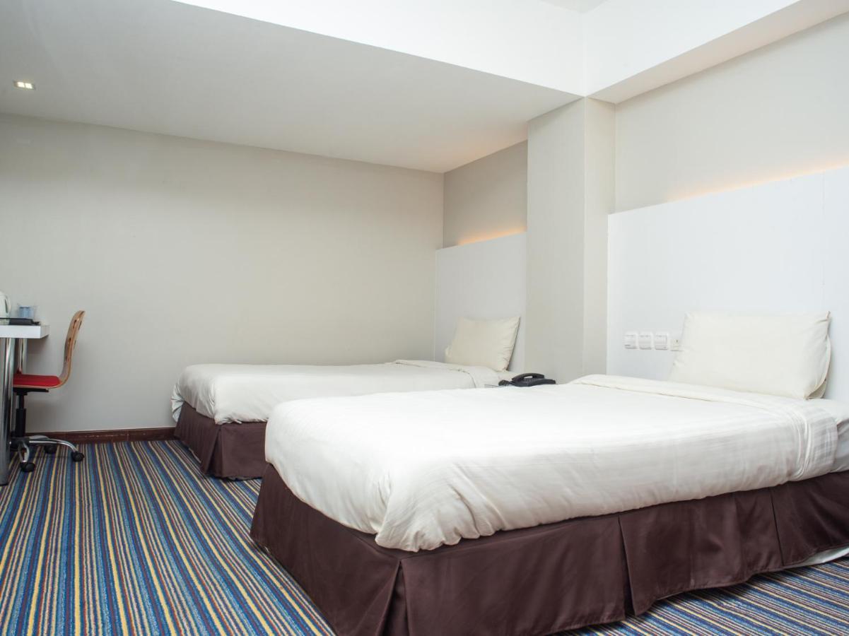 Capital O 90083 Riverfront Inn Bintulu Εξωτερικό φωτογραφία