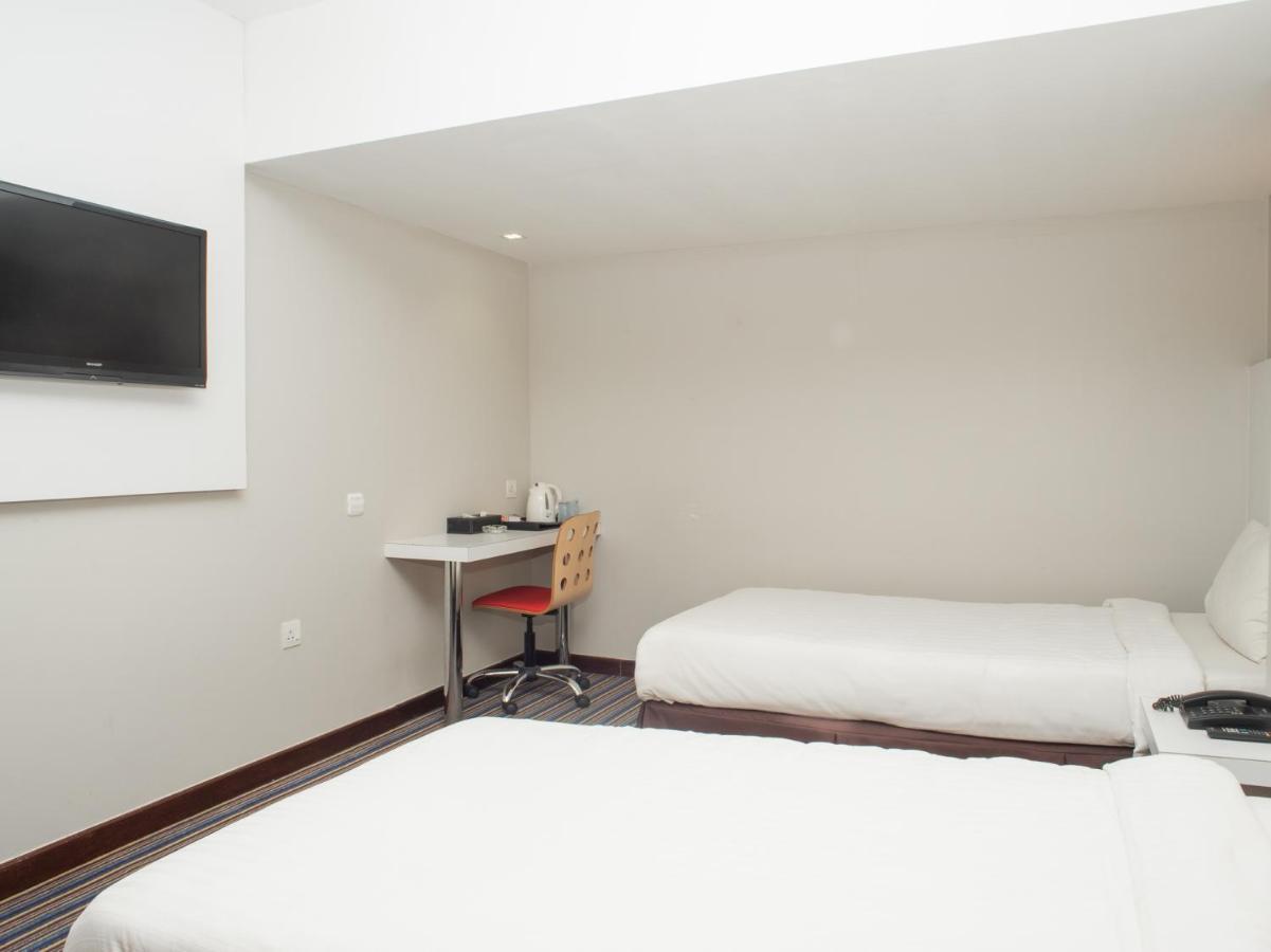 Capital O 90083 Riverfront Inn Bintulu Εξωτερικό φωτογραφία