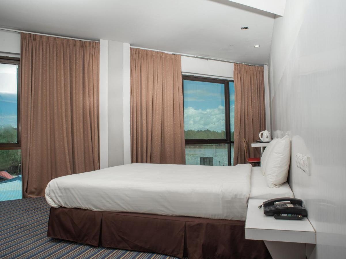 Capital O 90083 Riverfront Inn Bintulu Εξωτερικό φωτογραφία